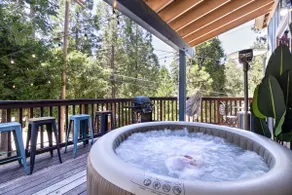 Little Mountain Cabin-Hot Tub/Central AC/Fire Pit - Image 2