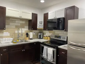 Cozy and Serene Apartment - No cleaning fee. - Image 4