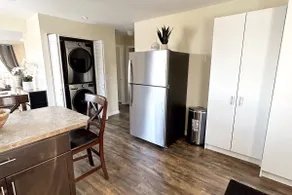 Goose Lake 2-bedroom apartment - Image 5