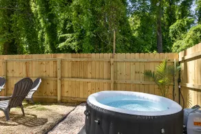 Fresh & Comfy Near Uptown with HotTub & Private Yard - Image 4