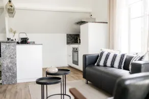 Luxury apartment & sauna with waterway view - Image 5