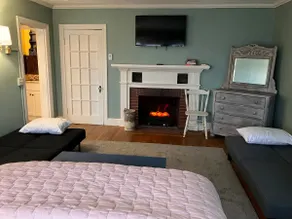 Hampton Beach Studio Sleeps 4! - Image 3