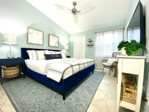 Unique Coastal Retreat W/2 Kings - Image 2