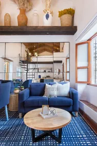 Luxurious Centrally-located Loft (2 bedrooms) - Image 3