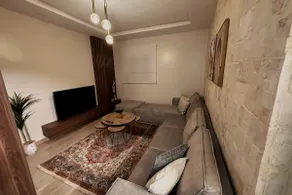 Charming 2 Bedroom Apartment - Image 4