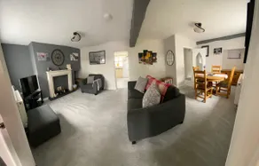 Stunning Two bed cottage - Image 2