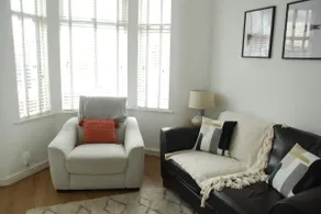 Entire house, Waterloo, free street parking - Image 3
