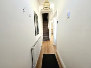 Entire house, Waterloo, free street parking - Image 4