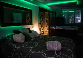 Luchon – St Mamet private apartment with hot tub - Image 4
