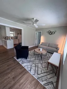 Rustic house 4BR w/ 2BA - Image 3