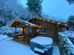 Romantic Log Cabin With Hot Tub - Image 2