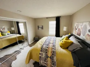 Cozy-Stylish-Renovated getaway w/ Hot Tub! - Image 4