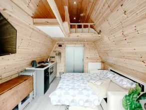 Charming Riverside Retreat - Image 2
