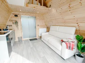 Charming Riverside Retreat - Image 3