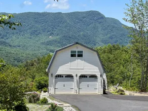 Private, Romantic Loft with a VIEW! - Image 3