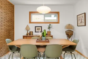 RetroModern Bungalow | free parking | pet friendly - Image 3