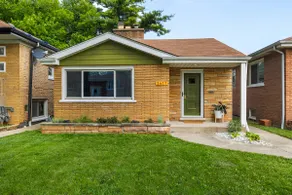 RetroModern Bungalow | free parking | pet friendly - Image 5