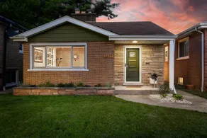 RetroModern Bungalow | pet friendly | free parking - Image 4