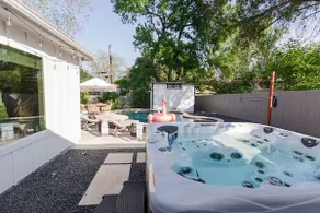 South Congress Oasis | Pool, Hot Tub & Sunroom - Image 2
