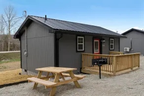 Red Door Cabin Five - Image 2