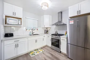 Remodeled 2BR/1BA - Walk to Golden 1 Center - Image 2