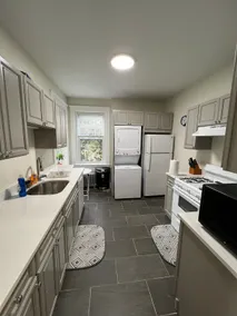 2 FREE parking spots- In unit washer/dryer - Image 2