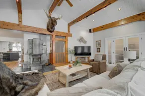 Quinn Peaks Entire 30 Acre Property with a hot tub - Image 2