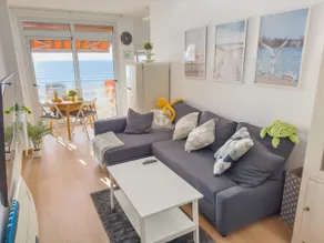 Ocean views, enjoy remote working while surfing - Image 2