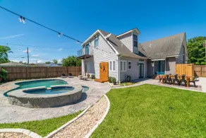 Gas Heated pool/Jacuzzi | bonfire| 2-Story cottage - Image 2