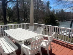Charming lakeside cottage. - Image 3