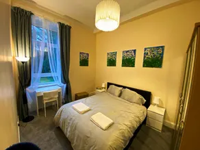 Paisley Pad Glasgow Gateway second floor flat - Image 5