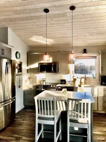 Cozy, Romantic, Riverfront Cottage - Image 3