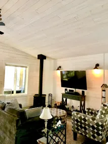 Cozy, Romantic, Riverfront Cottage - Image 5