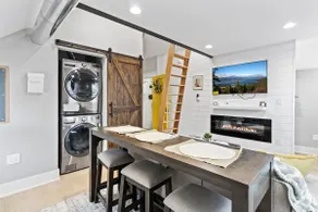 NY Loft Style 1 Bed PKG|30M to Airport & Downtown - Image 4