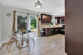 Spacious & Modern Home - Perfect for Your Family! - Image 3