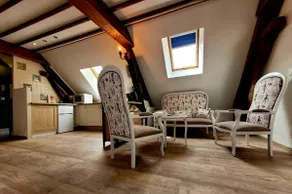 Au 1894 Loft and Private Spa - Image 2