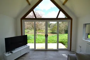 3 bed converted chapel with lake view - Image 5