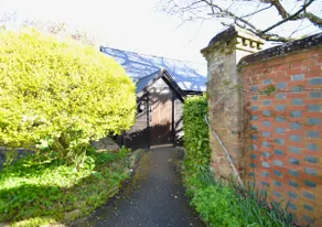 3 bed converted chapel with lake view - Image 4