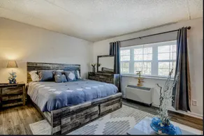 Exquisite Hidden Gem Cozy 1-Bedroom Condo - Image 2