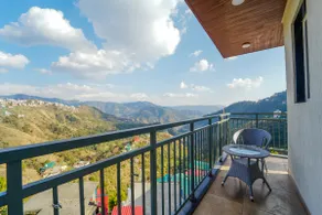 Hugo 1 BHK Luxury Apartment :Parking+ Rooftop - Image 2