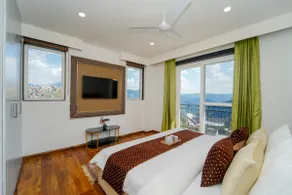 Hugo 1 BHK Luxury Apartment :Parking+ Rooftop - Image 3