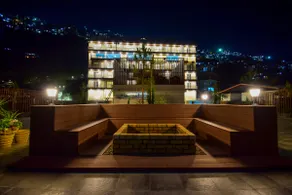 Hugo 1 BHK Luxury Apartment :Parking+ Rooftop - Image 4