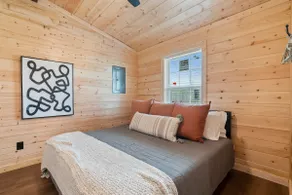 Red Door Cabin Four - Image 3
