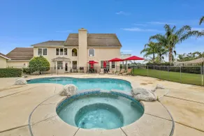 Stunning 8 bedroom, 5.5 bathroom pool house. - Image 2
