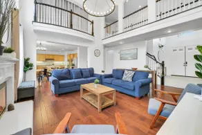 Stunning 8 bedroom, 5.5 bathroom pool house. - Image 5