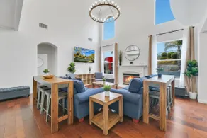 Stunning 8 bedroom, 5.5 bathroom pool house. - Image 4