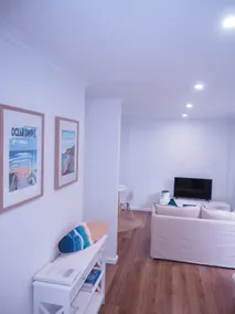SeaSmith cosy studio with gourmet breakfast basket - Image 3