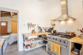 Barrio Bungalow: Historic Duplex in Downtown - Image 4