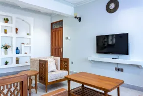 2BR w/AC,wifi, pool,free parking & 3mins to beach. - Image 5