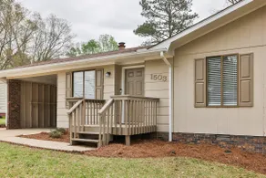 Cozy Home 1/2 mile from Chief Ladiga - Image 3